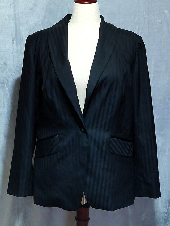 Worthington Woman Jackets & Blazers - Worthington Woman Stretch Jacket size 18W Black